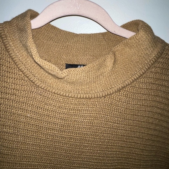 H&M Pullover Knit Batwing Oversize Sweater - Picture 2 of 7